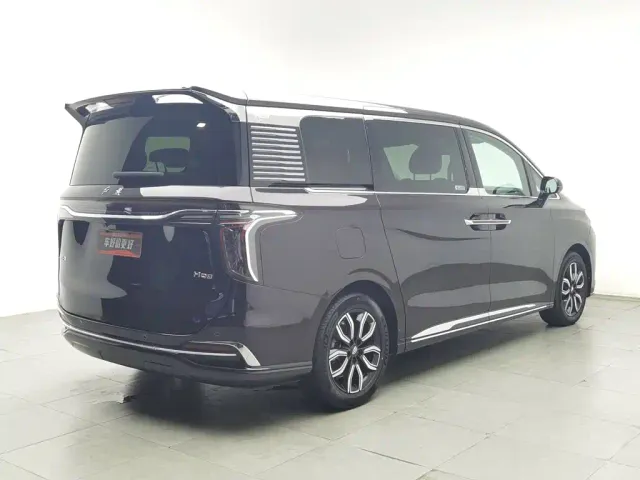 Hongqi HQ9 — Фото автомобиля 2
