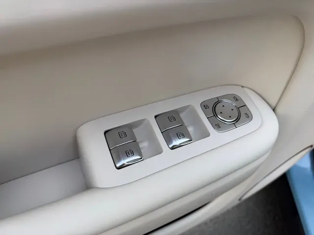 Li Auto L8 — Фото автомобиля 14