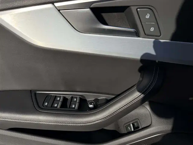 Audi A4L — Фото автомобиля 12