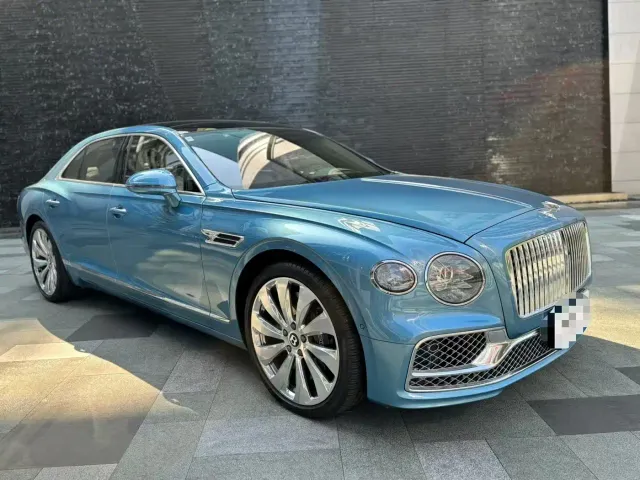Bentley Flying Spur — Фото автомобиля 3