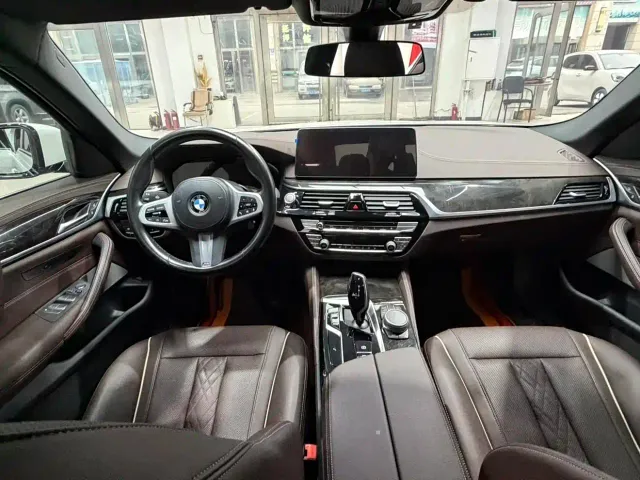 BMW 5 Series — Фото автомобиля 7