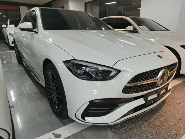 Mercedes-Benz C-Class — Фото автомобиля 3