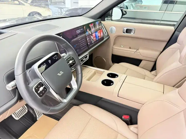 Li Auto L7 — Фото автомобиля 7