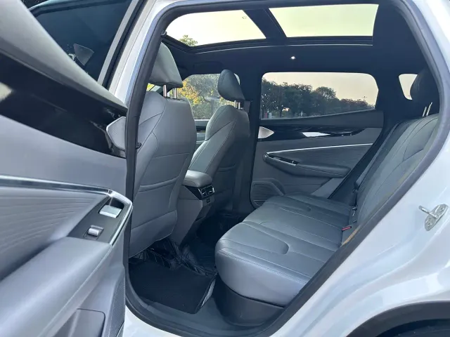 Geely Boyue — Фото автомобиля 12