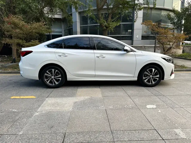 Changan Eado — Фото автомобиля 10