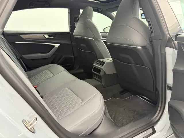 Audi A7L — Фото автомобиля 11