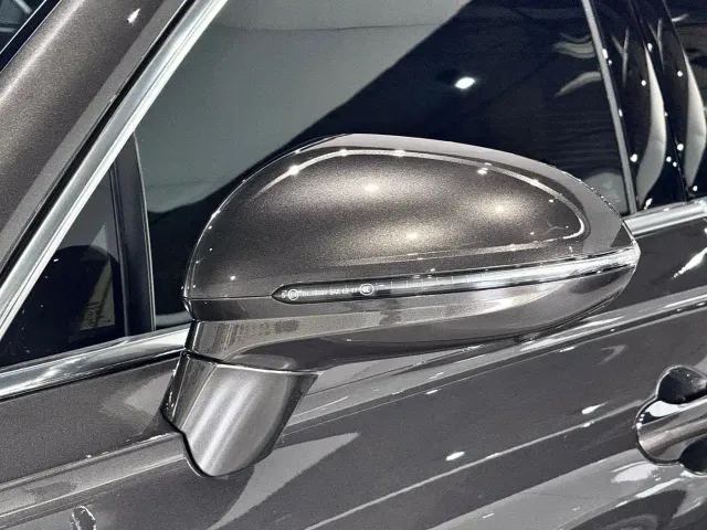 Bentley Flying Spur — Фото автомобиля 12