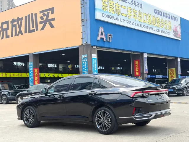 Dongfeng Yixuan MAX — Фото автомобиля 4