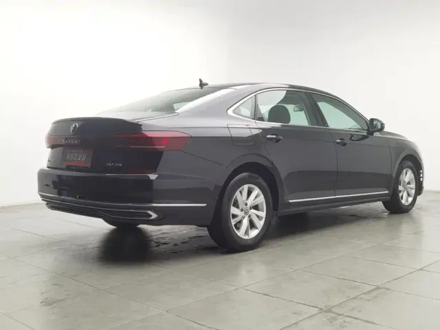 Volkswagen Passat — Фото автомобиля 2