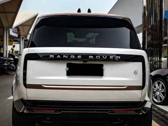Land Rover Range Rover — Фото автомобиля 10
