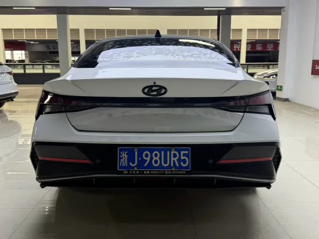 Hyundai Elantra — Фото автомобиля 17