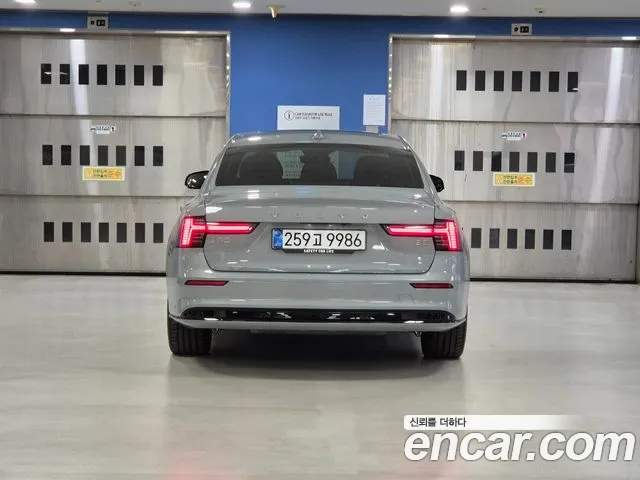 Volvo S90 — Фото автомобиля 3