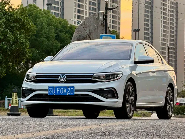 Volkswagen Bora — Фото автомобиля 5
