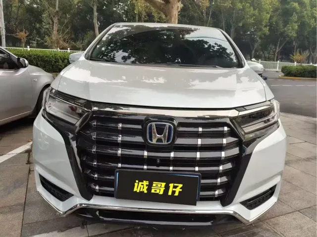 Honda Elysion — Фото автомобиля 2