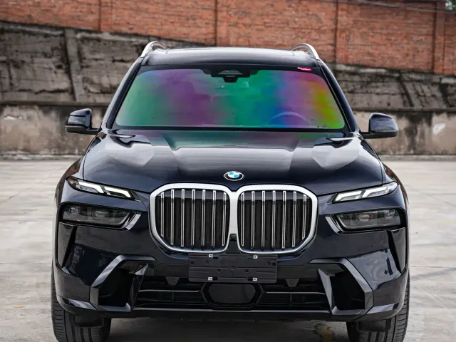 BMW X7 — Фото автомобиля 2