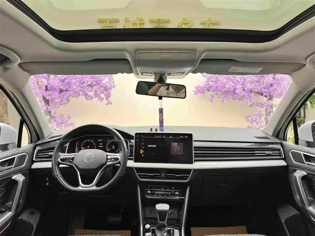 Volkswagen Tiguan L — Фото автомобиля 13
