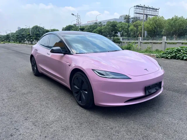 Фотография автомобиля — Tesla Model 3