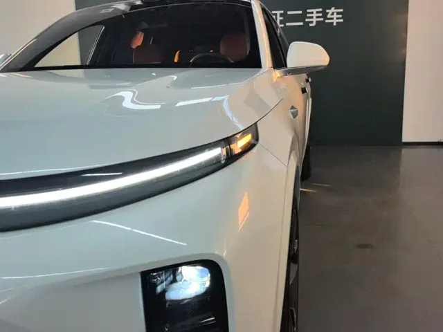 Li Auto L7 — Фото автомобиля 5
