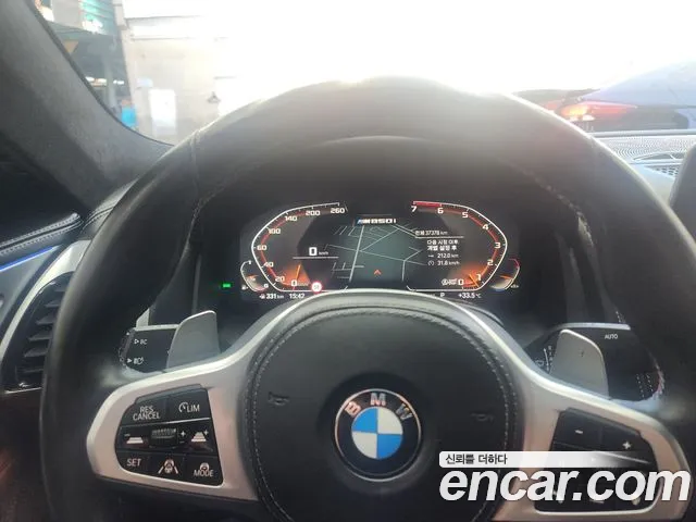 BMW 8 Series G15 — Фото автомобиля 16