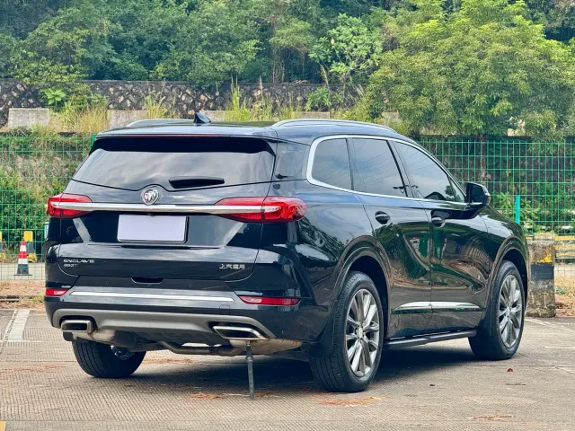 Buick Enclave — Фото автомобиля 15