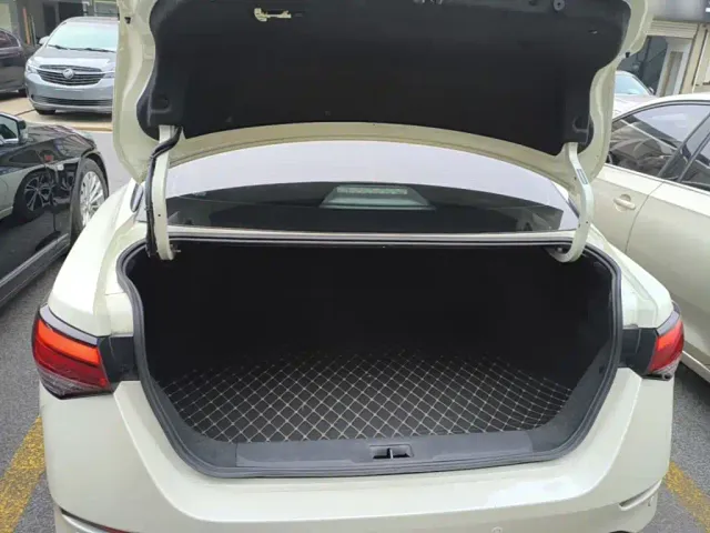 Nissan Sylphy — Фото автомобиля 18