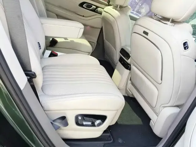 Geely Galaxy Galaxy M9 2025 Base Model — Фото автомобиля 11