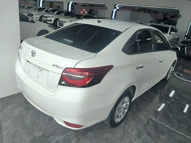 Toyota Vios — Фото автомобиля 6