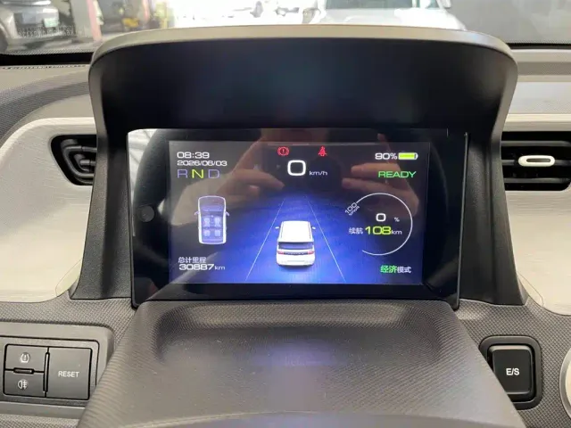 Wuling Hongguang Mini EV — Фото автомобиля 12