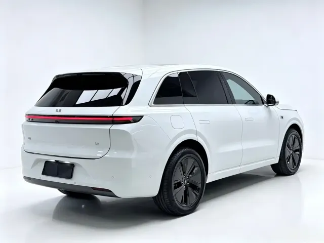 Li Auto L6 — Фото автомобиля 14
