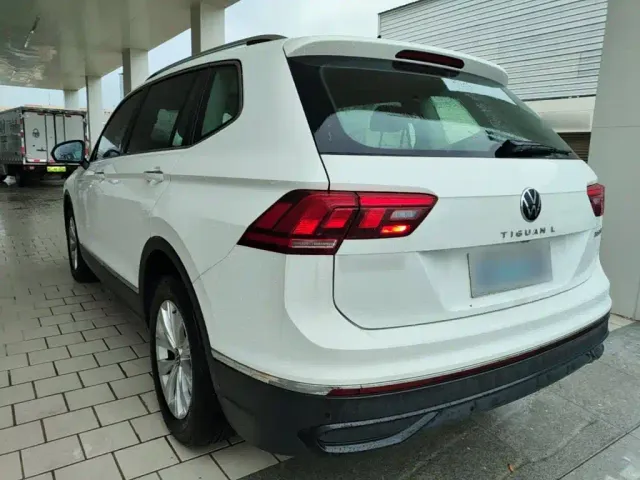 Volkswagen Tiguan L — Фото автомобиля 4