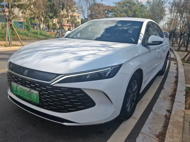 Фотография автомобиля — BYD Qin L