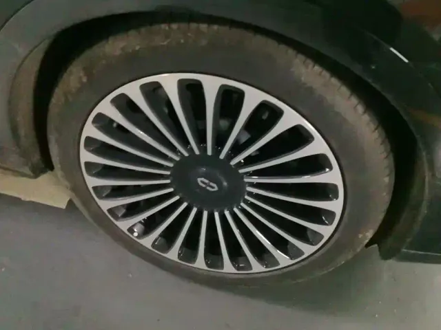 AITO Wenjie AITO M9 2024 Model Extended Range Ultra Edition 52kWh 5-Seater — Фото автомобиля 6