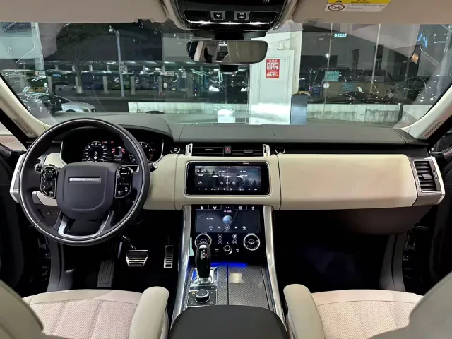 Land Rover Range Rover Sport — Фото автомобиля 8