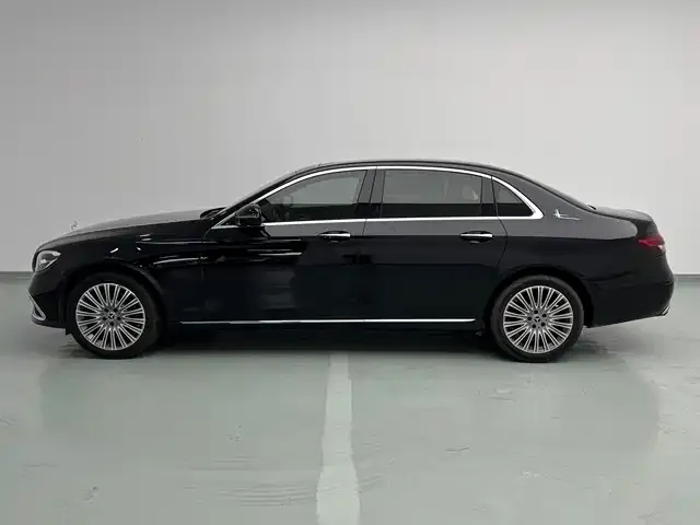 Mercedes-Benz E-Class — Фото автомобиля 6