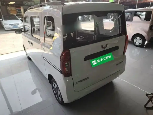 Wuling Zhiguang NEV — Фото автомобиля 3
