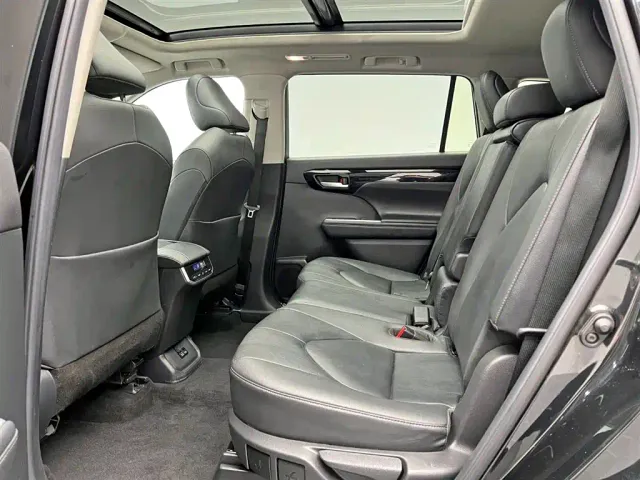 Toyota Highlander — Фото автомобиля 18