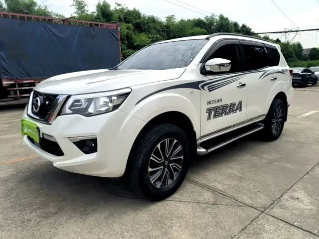 Фотография автомобиля — Nissan Terra