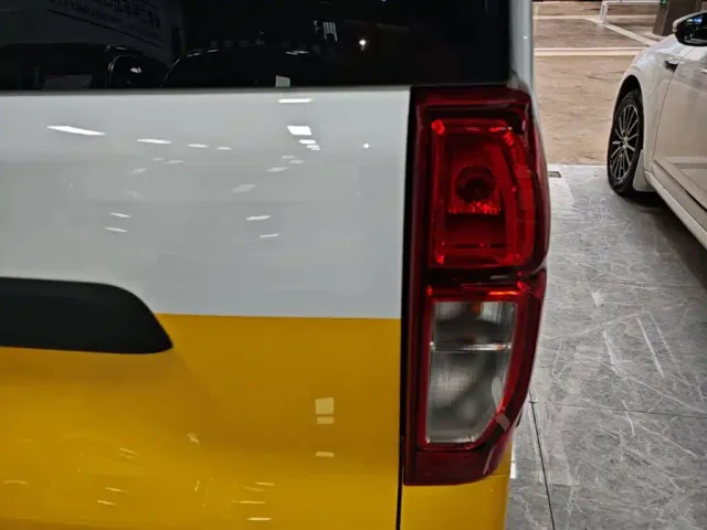 Wuling Zhiguang NEV — Фото автомобиля 7