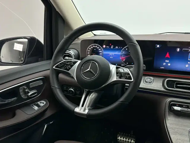 Mercedes-Benz V-Class — Фото автомобиля 21