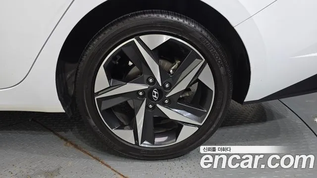 Hyundai Avante CN7 — Фото автомобиля 21