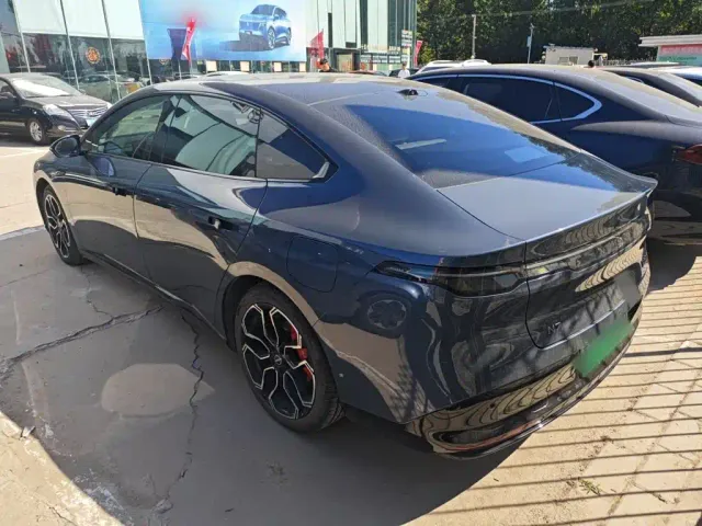 Nissan N7 — Фото автомобиля 5