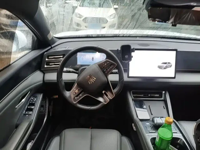 BYD Qin L — Фото автомобиля 6