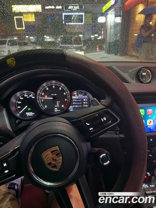 Porsche Macan — Фото автомобиля 10