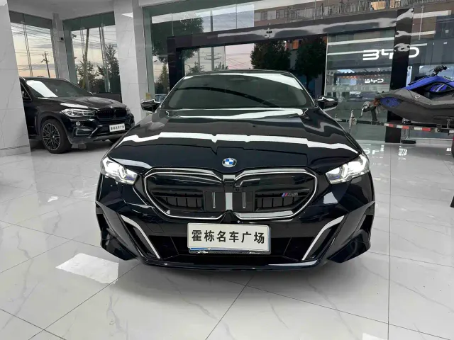 BMW 5 Series — Фото автомобиля 2