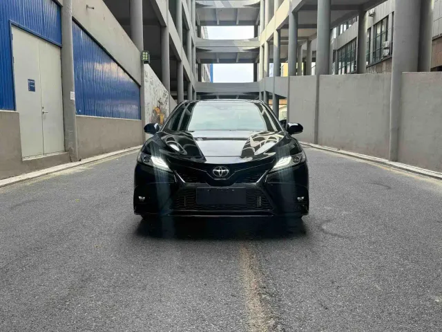 Toyota Camry — Фото автомобиля 2