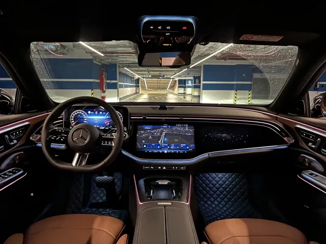 Mercedes-Benz E-Class — Фото автомобиля 18
