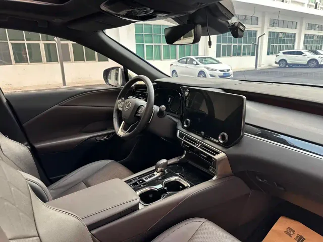 Lexus RX — Фото автомобиля 11