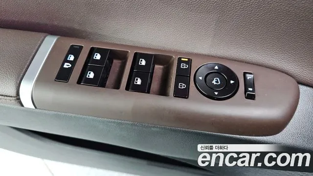 Hyundai Grandeur GN7 — Фото автомобиля 28
