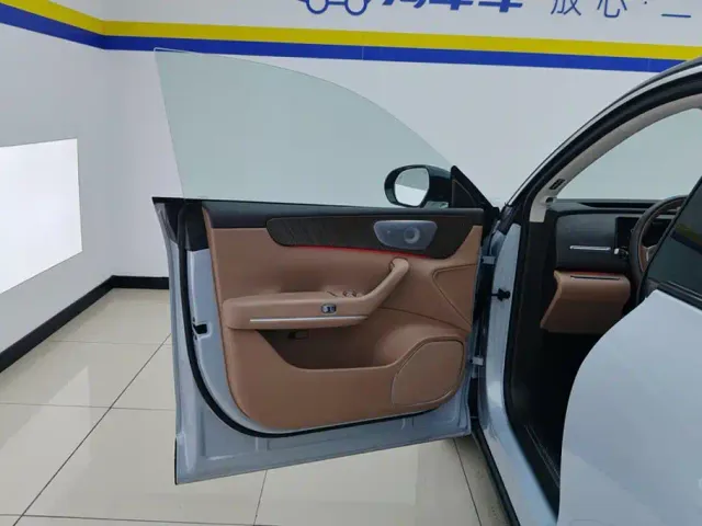 Leapmotor C11 — Фото автомобиля 7