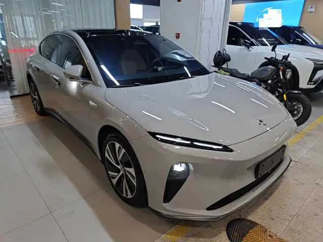 Nio ET5 — Фото автомобиля 3
